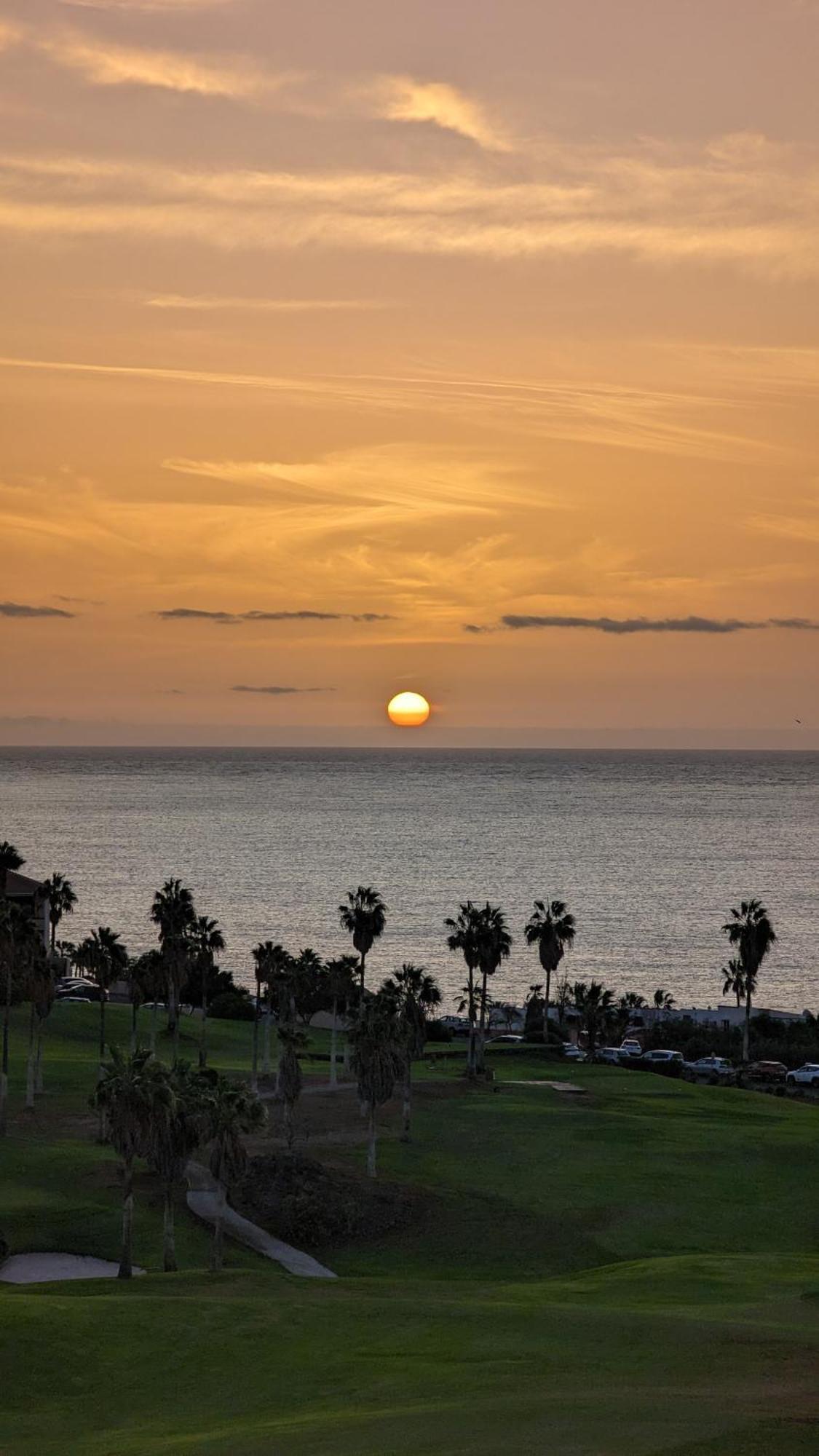 Golf View Apartment - Stunning Ocean View Golf Del Sur ซานมิเกลเดียโบนา ภายนอก รูปภาพ