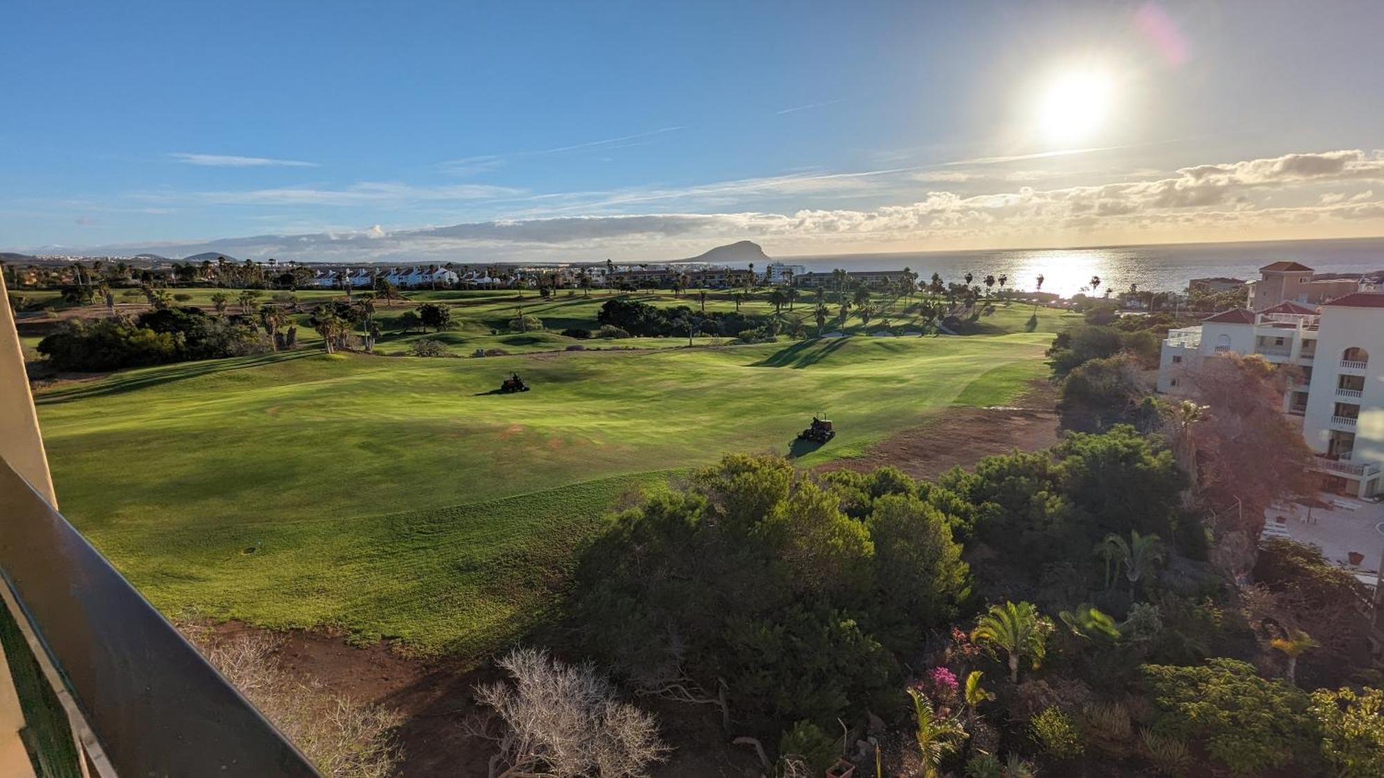 Golf View Apartment - Stunning Ocean View Golf Del Sur ซานมิเกลเดียโบนา ภายนอก รูปภาพ